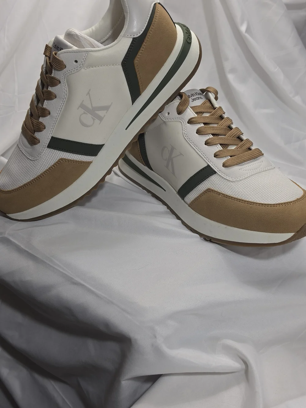 Calvin Klein Jeans Men’s White, Tan & Black Low-Top Sneakers